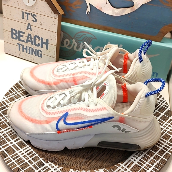 🧁 EUC Nike Air Max 2090 White Flash/Crimson  4/2020 Ladie's Running Shoe, 6.5 - Picture 6 of 16